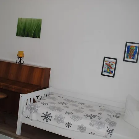 „von Groppau“ アパート