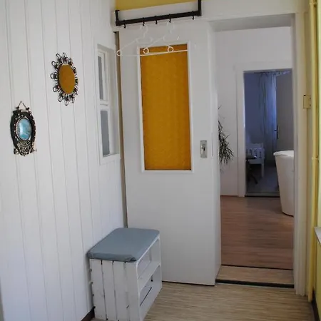 „von Groppau“ アパート Böhlen